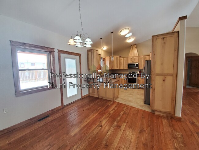 Building Photo - 5482 Lonesome Dove Ln