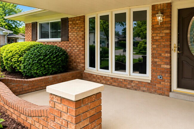 Foto del edificio - 5806 Wedgewood Rd