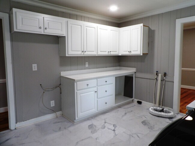 Foto del edificio - 106 Rowe Ave NW
