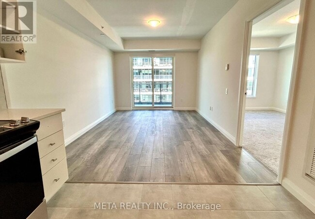 Building Photo - 93 Arthur St S