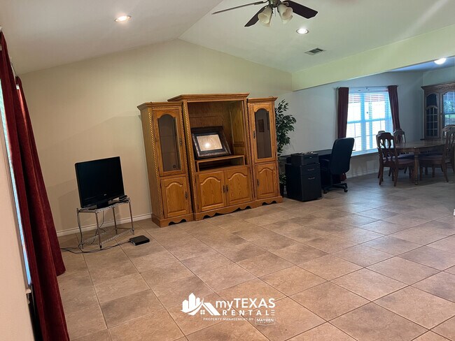 Foto del edificio - 522 County Rd 4245