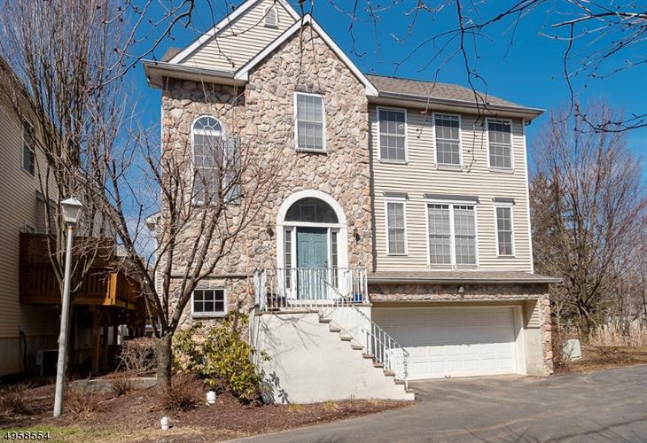 Primary Photo - 10 Arrowgate Dr