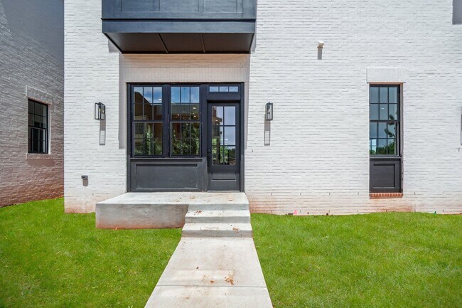 Foto del edificio - Step Into Style: Mid-Century Modern Living...