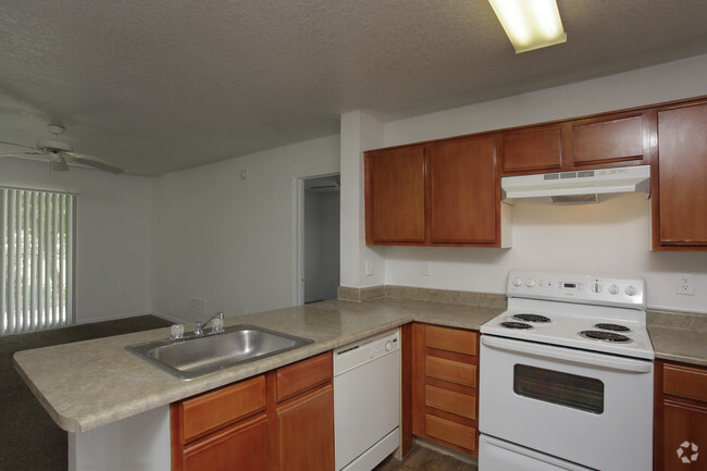 2BD,2BA-909-Kitchen - Atlantic Palms Apartments