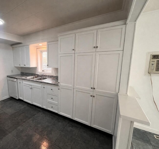Building Photo - Stylish 1 Bedroom House for Rent – $1,749/month (plus utilities)