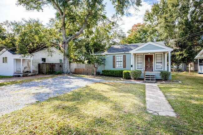 Foto del edificio - Adorable Updated Cottage in Pascagoula