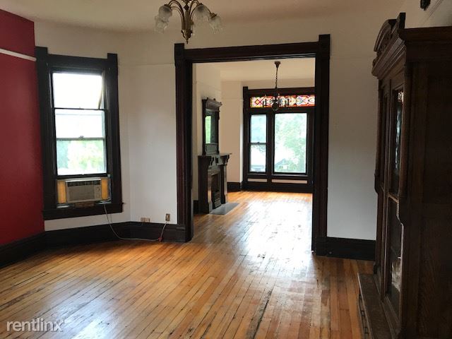 Building Photo - 2503 N Burling St