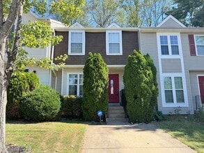 Building Photo - 105 Staunton Ct
