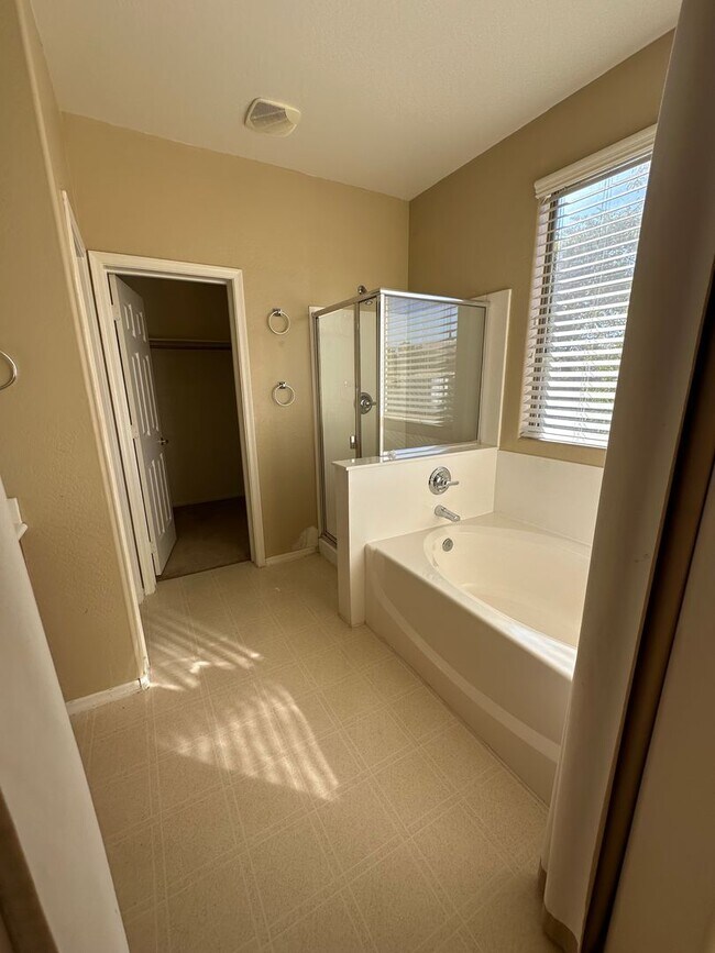 Foto del edificio - 14133 W Desert Hills Dr