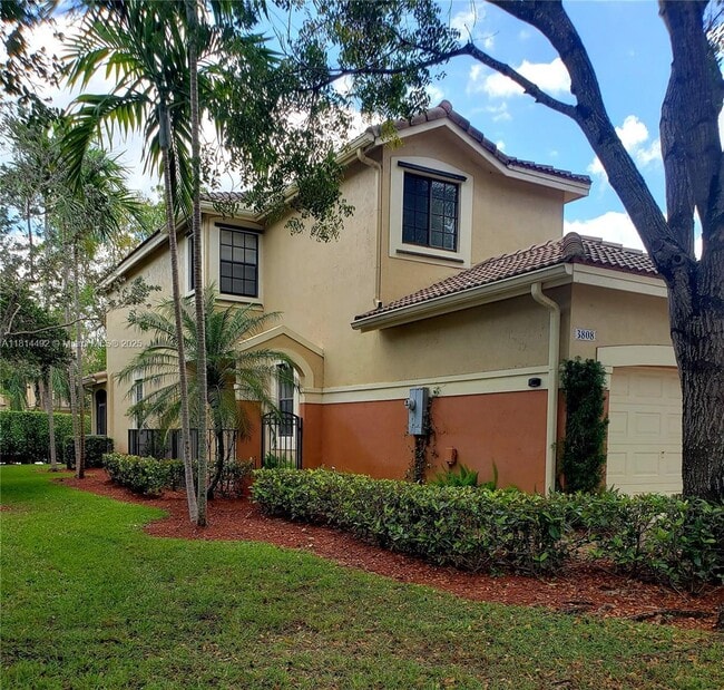 Building Photo - 3808 Tree Top Dr
