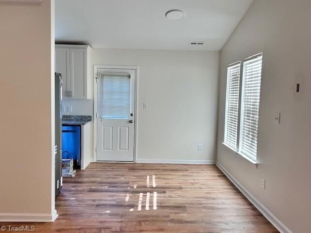 Foto del edificio - 107 W McIver St