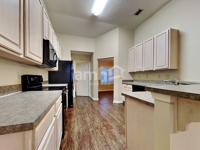 Building Photo - 308 Brier Rose Ln