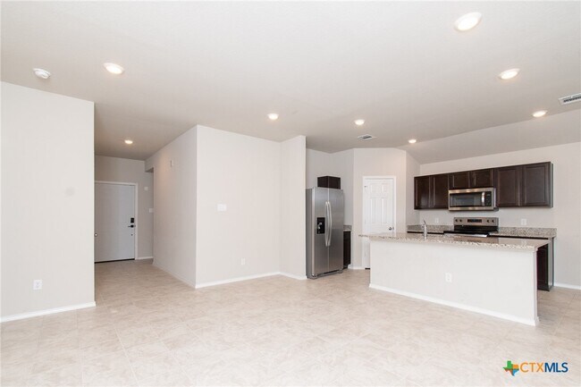Building Photo - 1307 Iron Horse Dr
