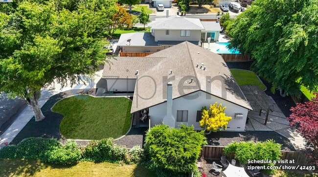 Foto del edificio - 516 Tanager Rd