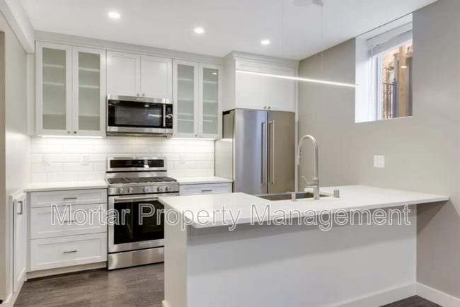 Building Photo - 609 Dayton Ave