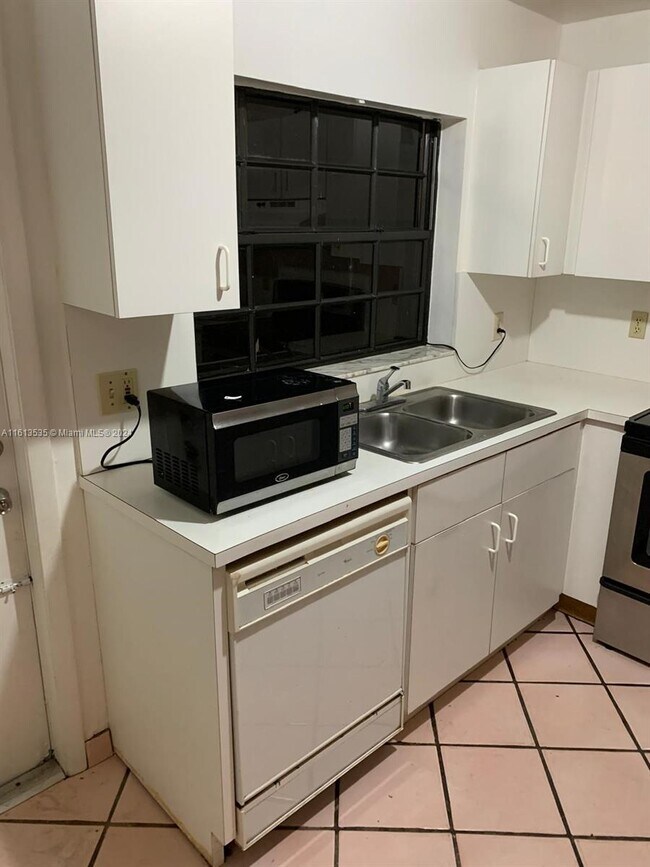 Foto del edificio - 1500 SW 19th St