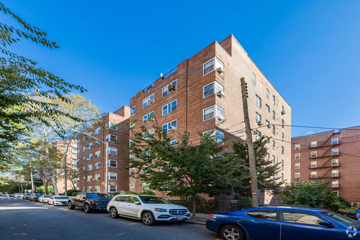 Primary Photo - 7136 110th St