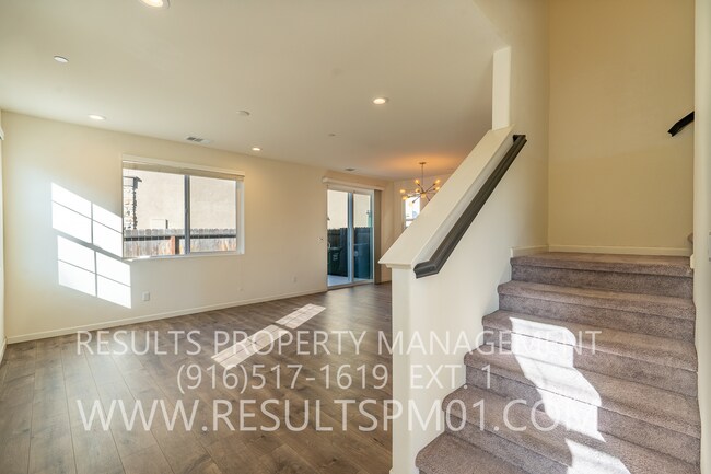 Building Photo - Stunning 3-Bedroom Home with Loft in Charm...