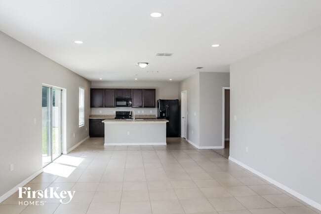Building Photo - 2154 Sequoia Way
