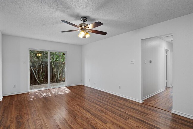 Foto del edificio - 2602 Alcott Ln
