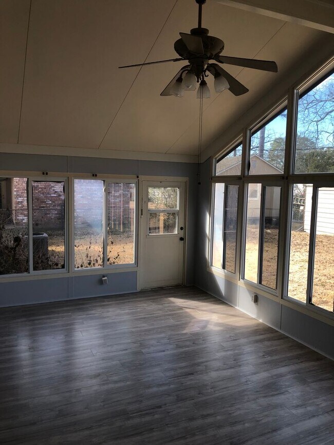Building Photo - Coming Soon! Southern Hills! Newly Remodeled!