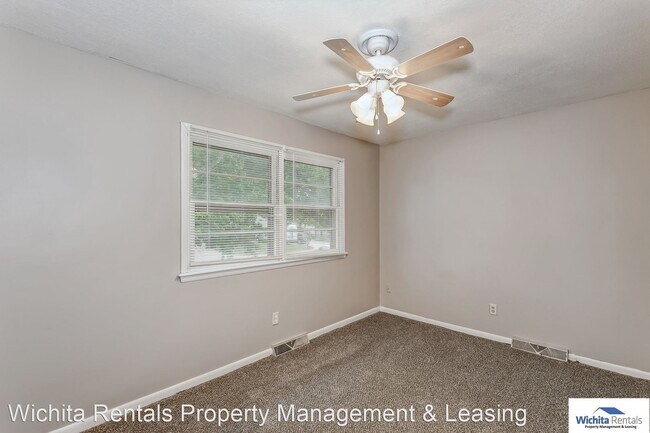 Building Photo - 4 br, 2 bath House - 3113 S Mount Carmel Ave