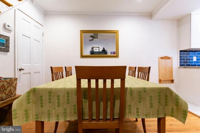 Foto del edificio - 716 Clymer St