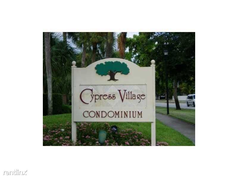 Building Photo - 7105 Miami Lakes Dr