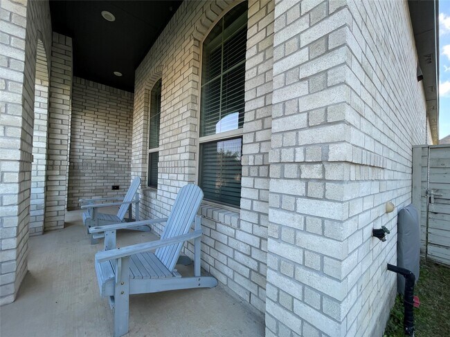 Foto del edificio - 4334 Hemlock Grove Ln