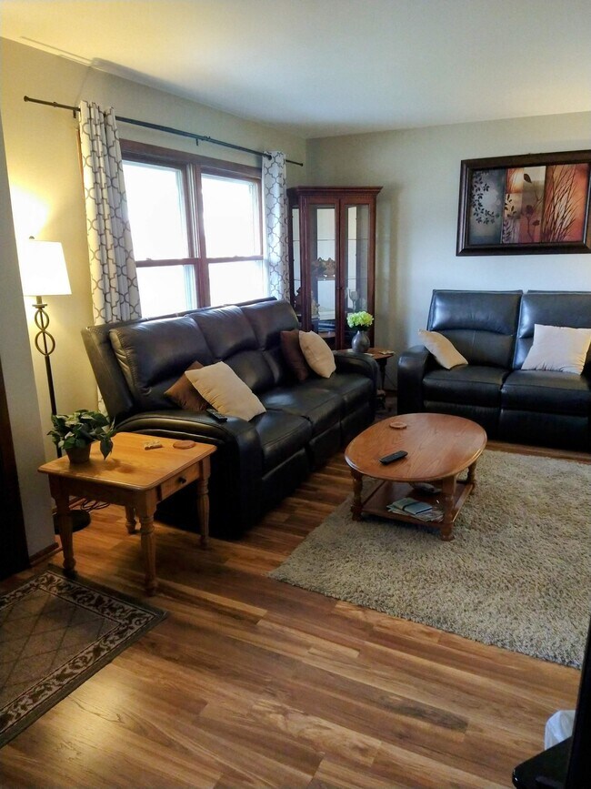 Sala de estar - 7849 W Norwich St