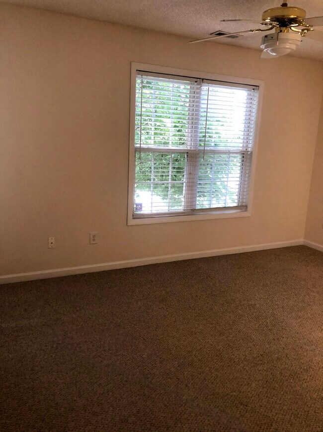 Foto del edificio - 2249 Violet Bluff Ct