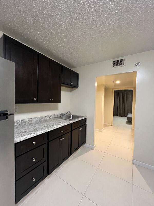 Foto del edificio - 2715 Cherry Rd