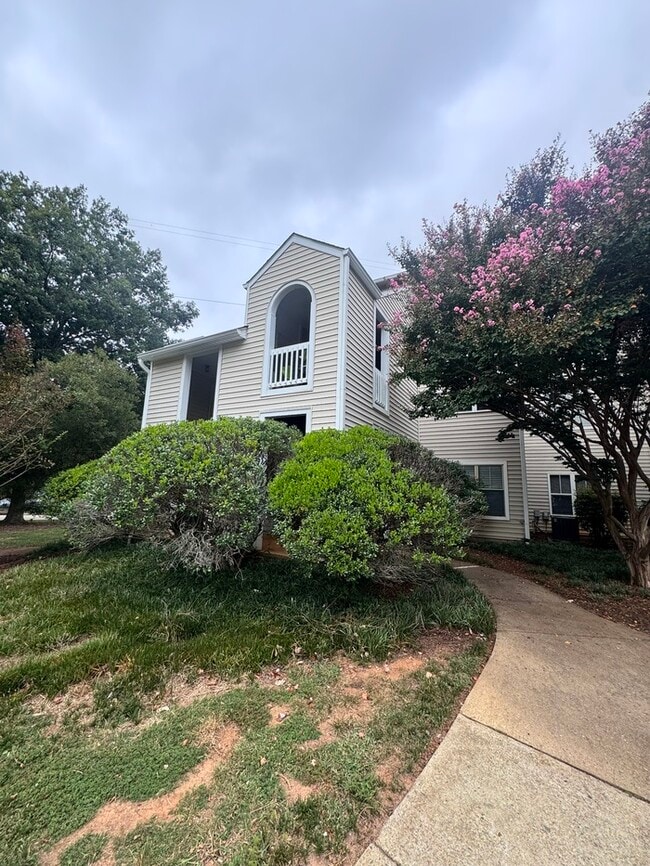 Building Photo - 6020 Winterpointe Ln