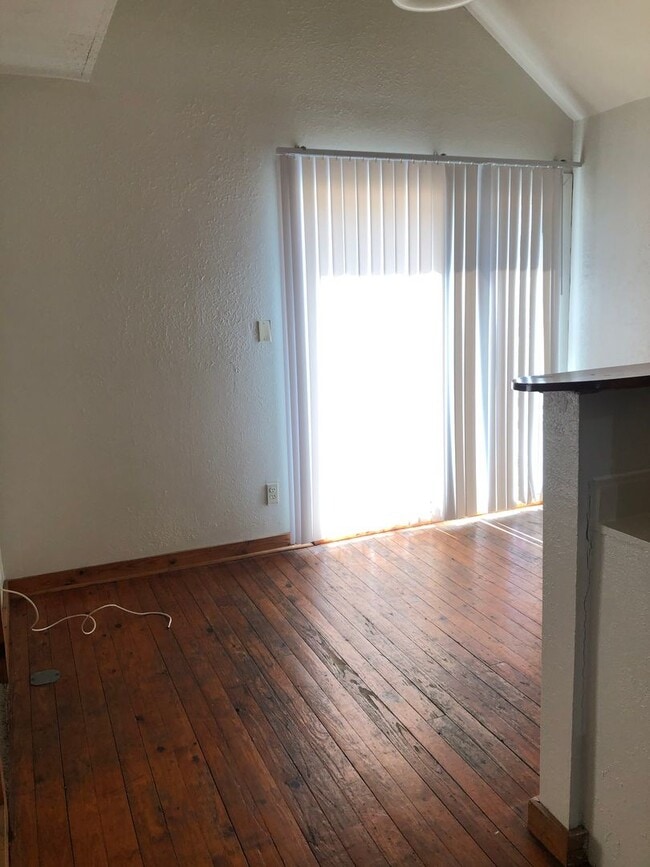 Photo - 0204-206 E 16th Street Apartment