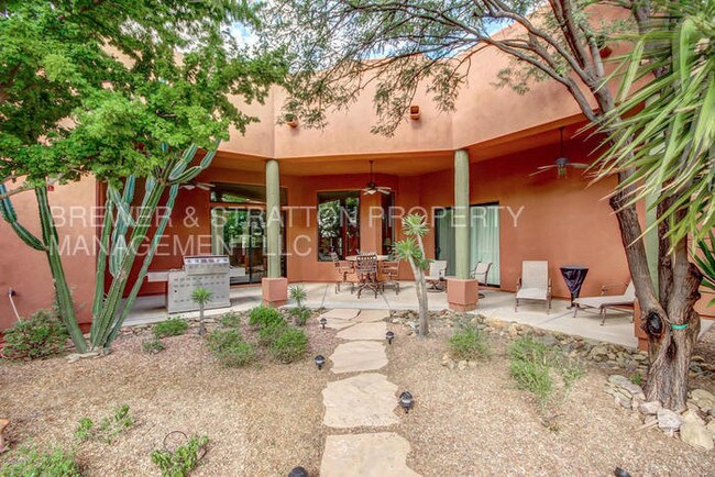 Building Photo - 14831 E Roy Rogers Rd