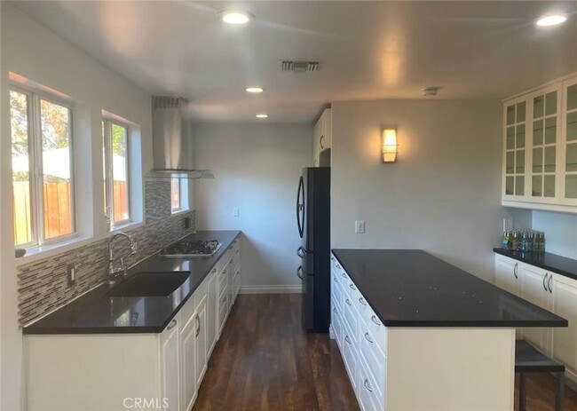 Building Photo - 4637 Corliss St