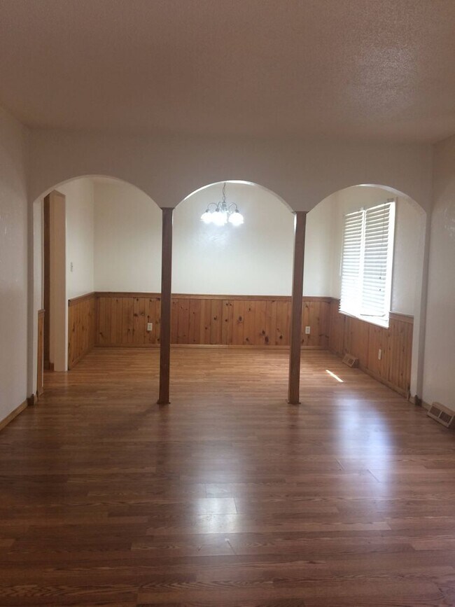 Foto del edificio - Perfect Location - Kickapoo High School - ...