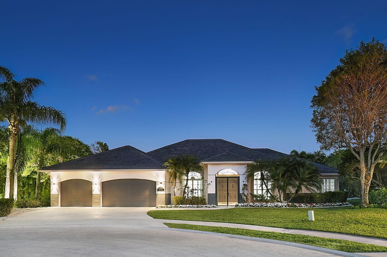 Primary Photo - 15700 Carrera Ln