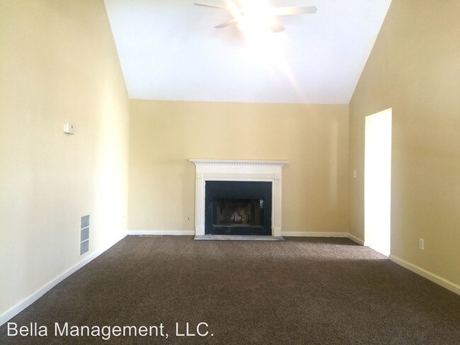 Foto del edificio - 3 br, 3 bath House - 1957 Phillips Lake Bluff