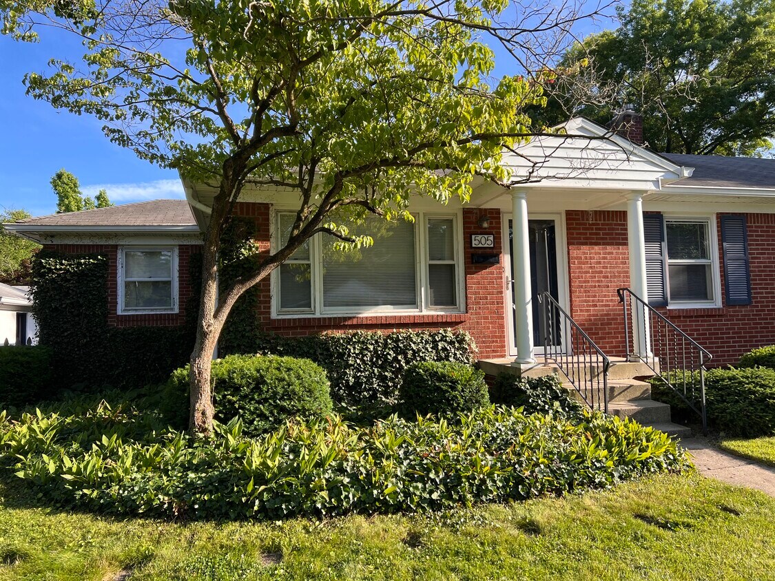 Primary Photo - 505 E 64th St