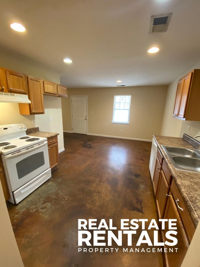 Building Photo - 1817 Emanuel Ave