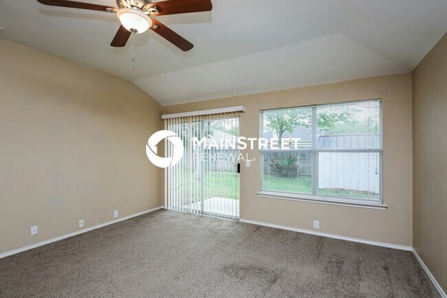 Foto del edificio - 3 Bedroom Pet-Friendly Home in Fort Worth,...