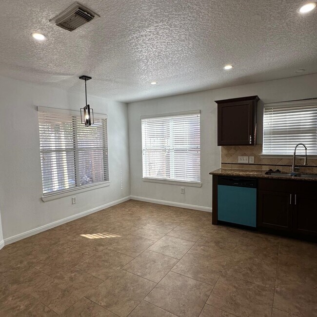 Foto del edificio - 1403 High Thicket Ct