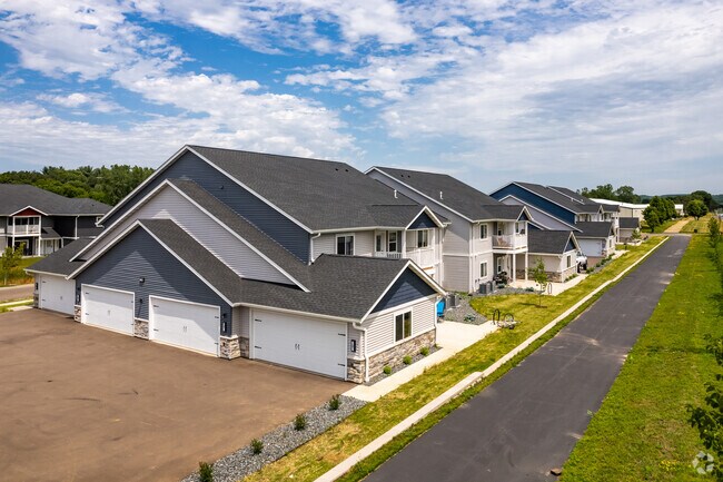 Foto del edificio - Welcome to Peregrine Terrace – Peaceful Living in the Heart of River Falls