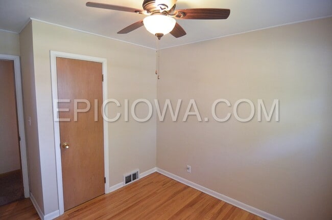 Building Photo - 3040 3rd Ave
