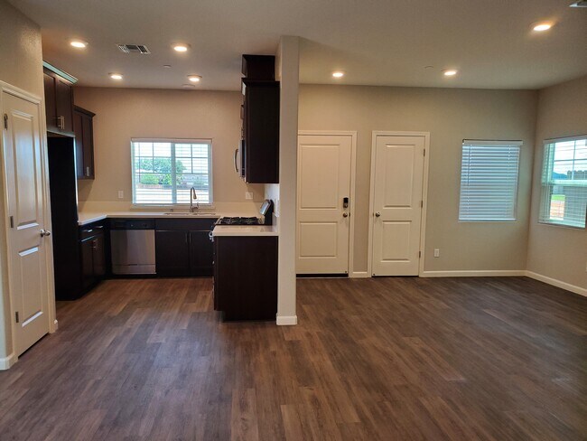 Building Photo - 853 Fenley Way