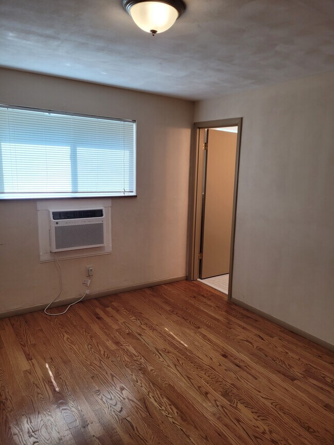Foto del edificio - 4145 Magnolia Ave
