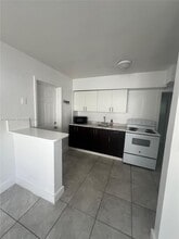 Building Photo - 16031 NE 18th Pl