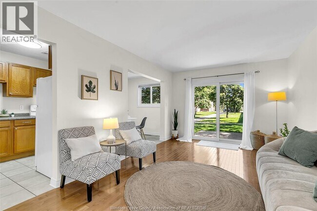 Photo du bâtiment - 1930 Columbia Ct