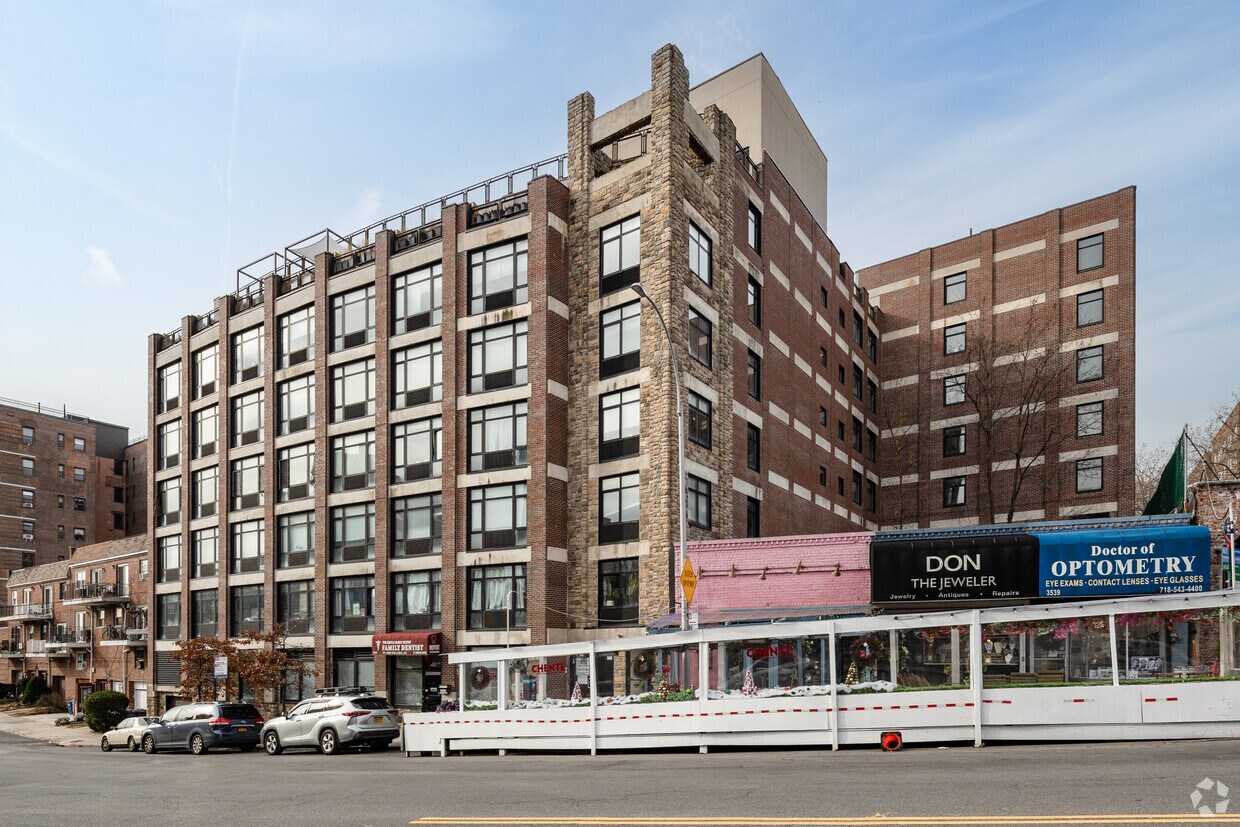 Primary Photo - 3533 Riverdale Ave